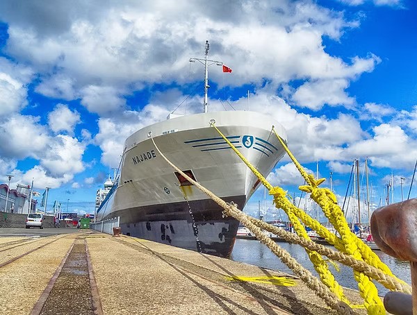 SHIP CHARTER
